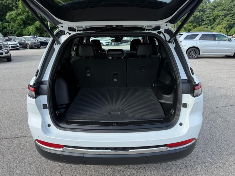 Jeep Grand Cherokee Vehicle Full-screen Gallery Image 6
