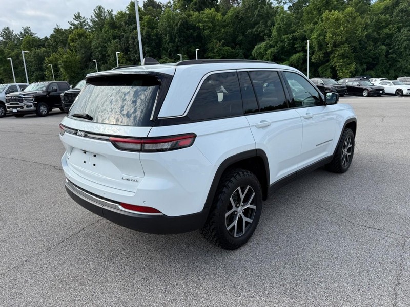 Jeep Grand Cherokee Vehicle Full-screen Gallery Image 8