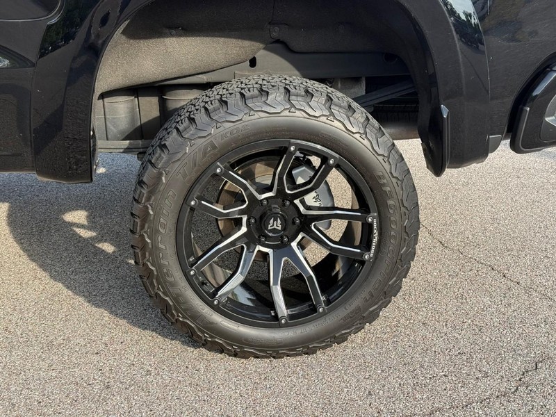 Chevrolet Silverado 1500 Vehicle Image 05