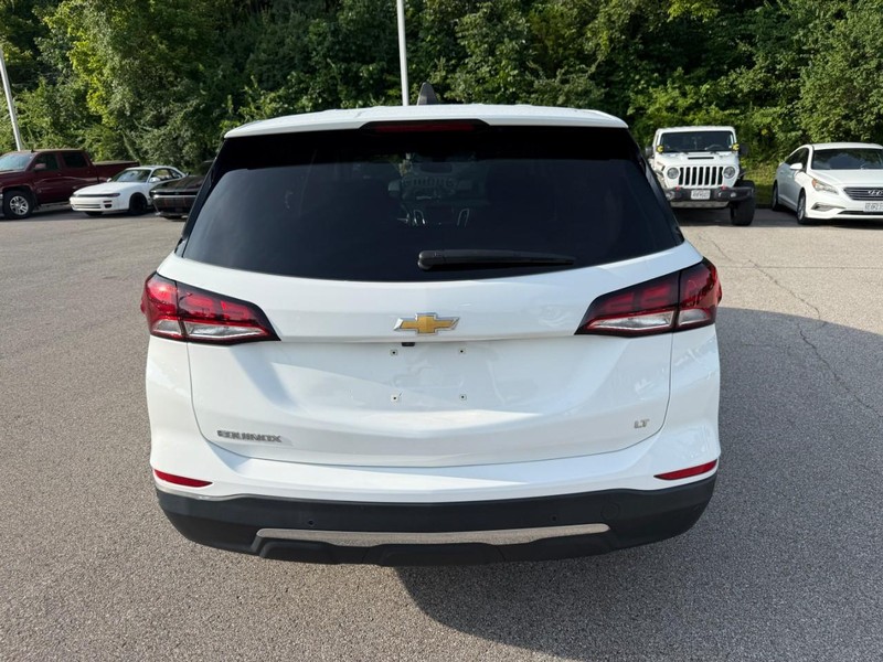 Chevrolet Equinox Vehicle Image 09