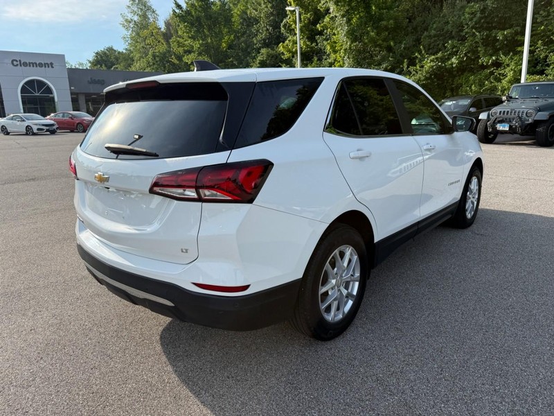 Chevrolet Equinox Vehicle Image 11