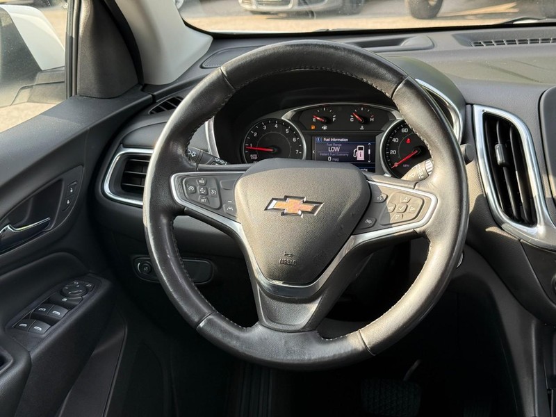 Chevrolet Equinox Vehicle Image 16