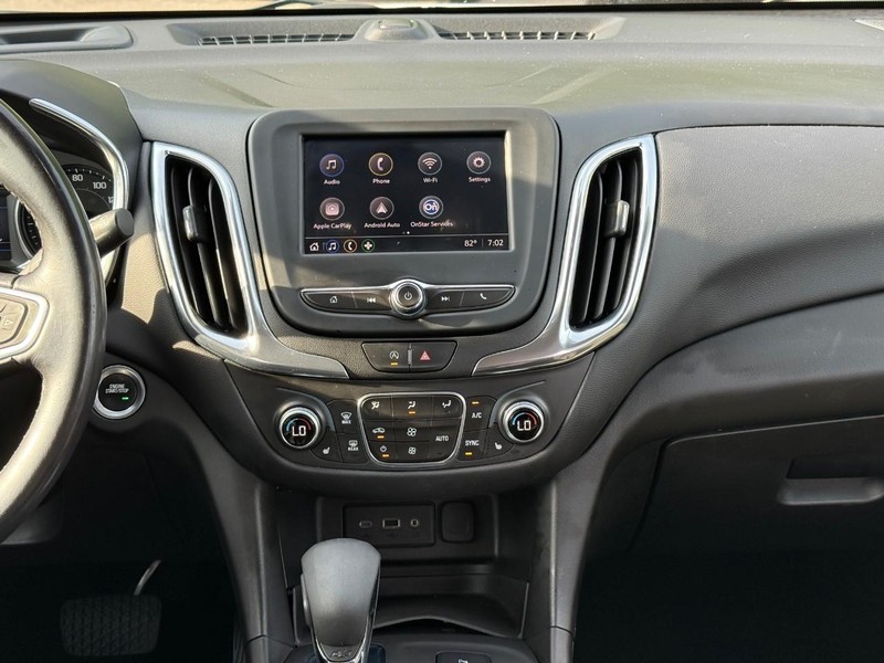 Chevrolet Equinox Vehicle Image 17