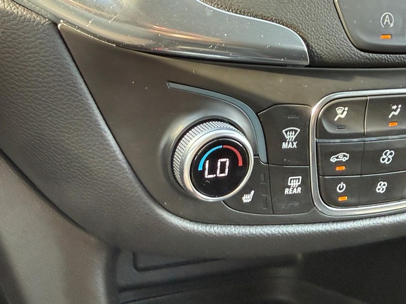 Chevrolet Equinox Vehicle Image 25