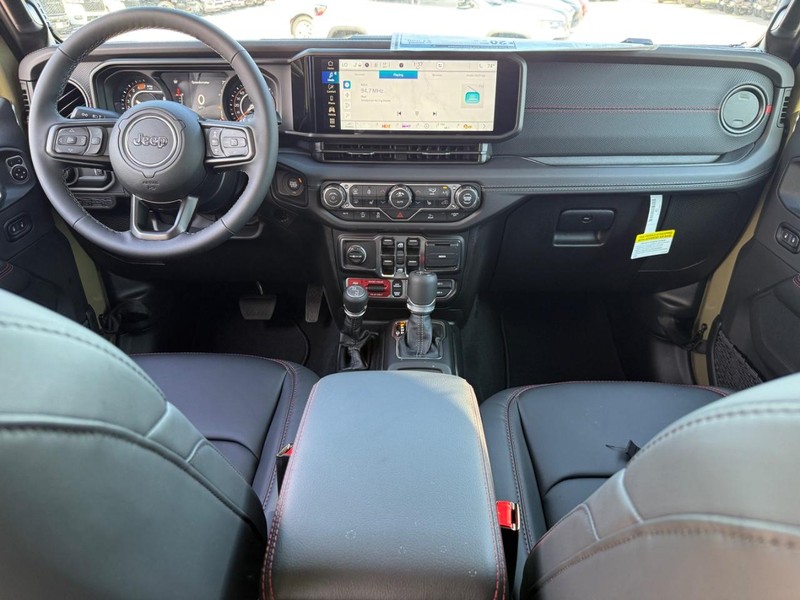 Jeep Wrangler Vehicle Full-screen Gallery Image 7