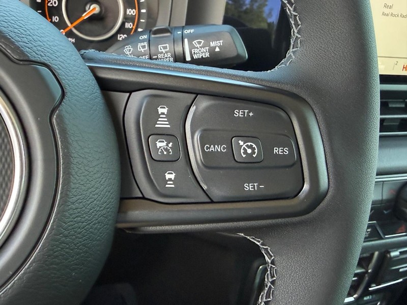 Jeep Wrangler Vehicle Full-screen Gallery Image 14