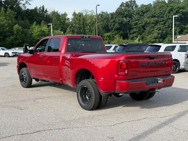 Ram 3500 Vehicle Image 04