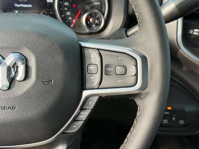 Ram 3500 Vehicle Image 16
