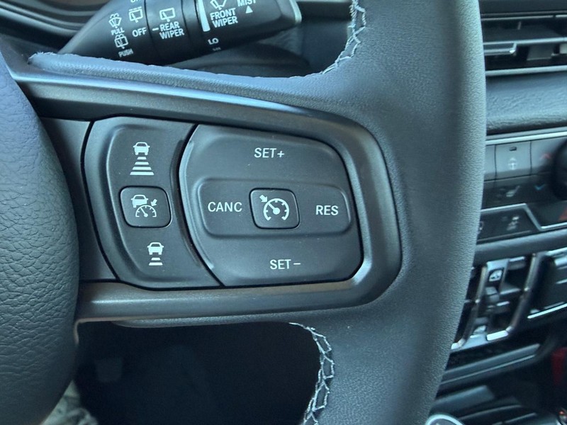 Jeep Wrangler Vehicle Full-screen Gallery Image 13