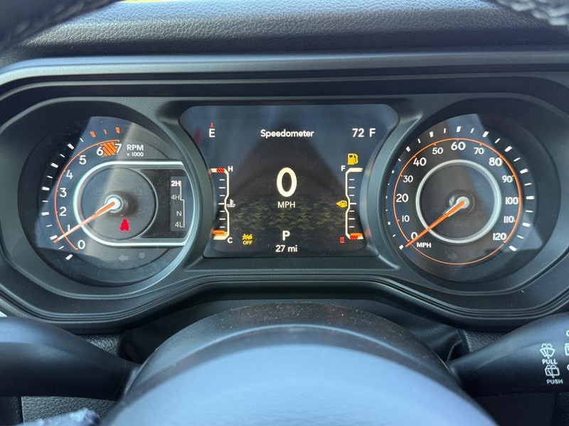 Jeep Wrangler Vehicle Full-screen Gallery Image 14