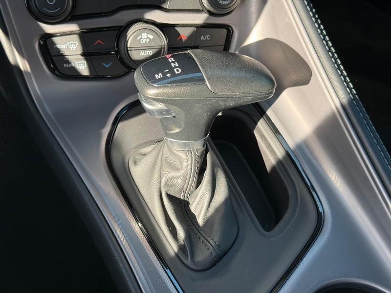 Dodge Challenger Vehicle Image 23