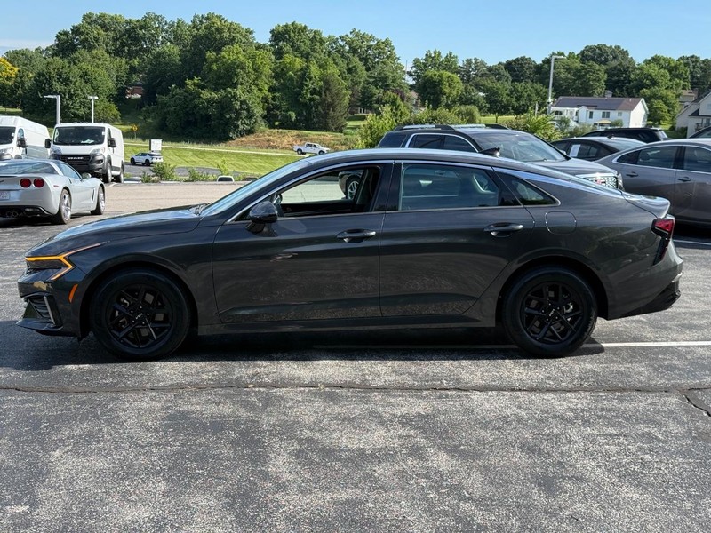 Kia K5 Vehicle Image 03
