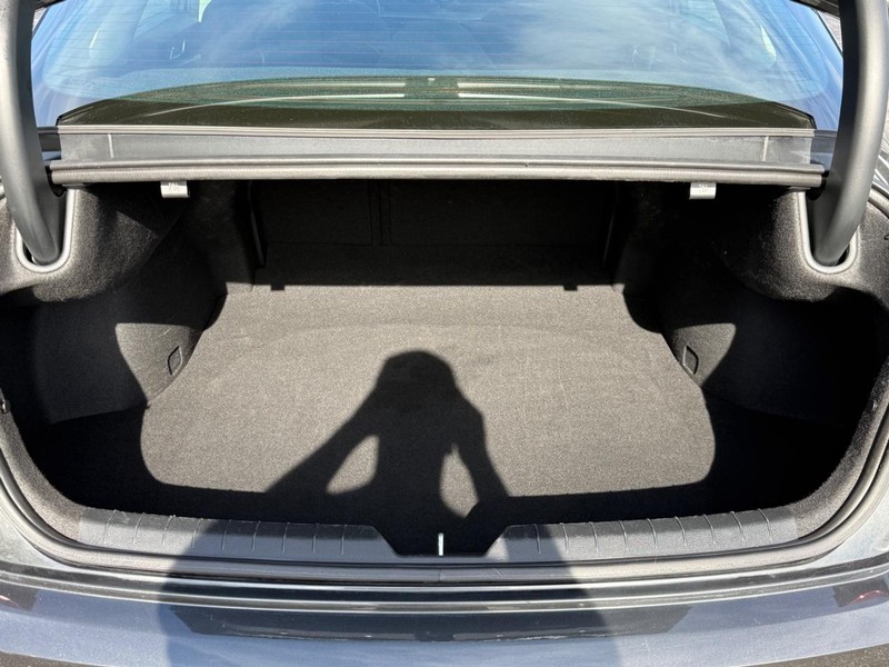 Kia K5 Vehicle Image 05