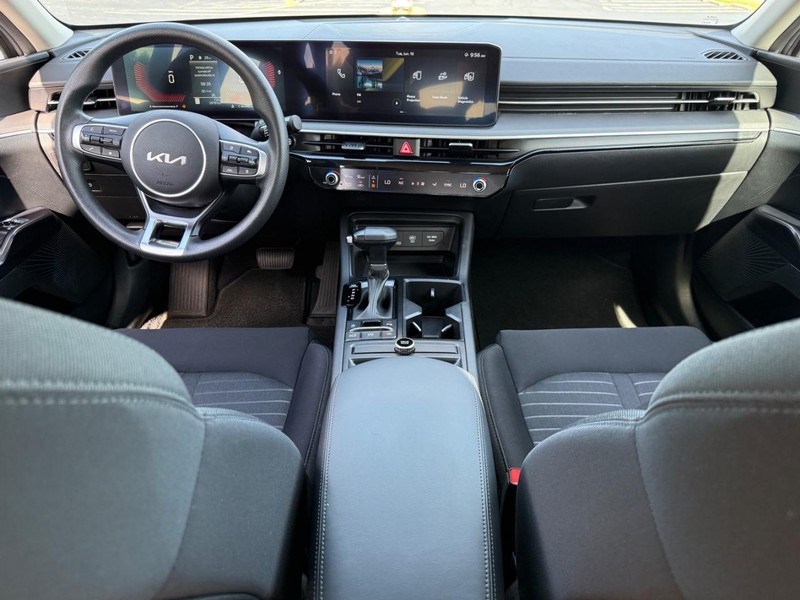 Kia K5 Vehicle Image 14