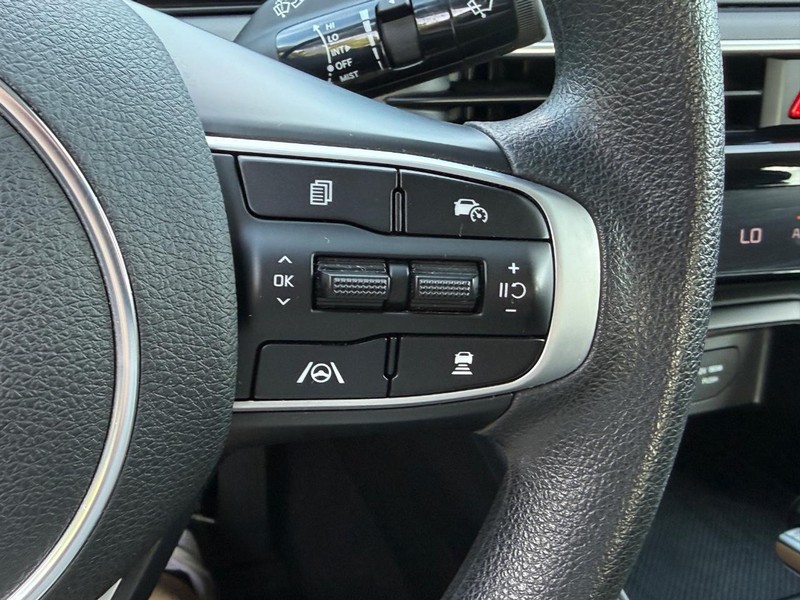 Kia K5 Vehicle Image 21
