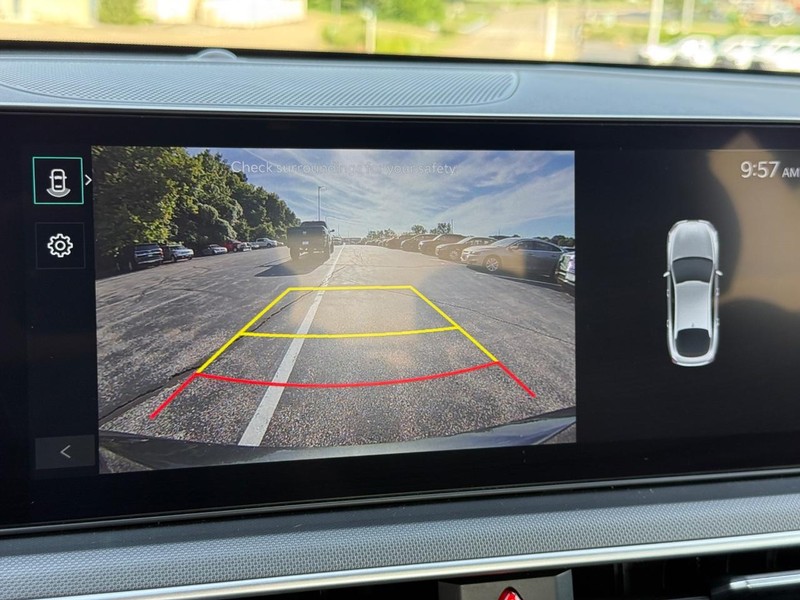 Kia K5 Vehicle Image 24