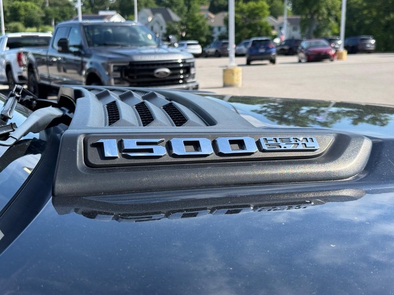 Ram 1500 Vehicle Image 12