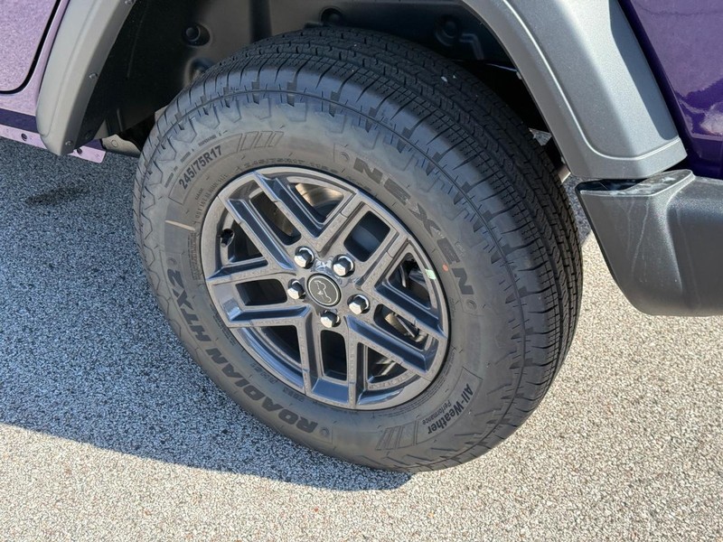 Jeep Wrangler Vehicle Full-screen Gallery Image 4