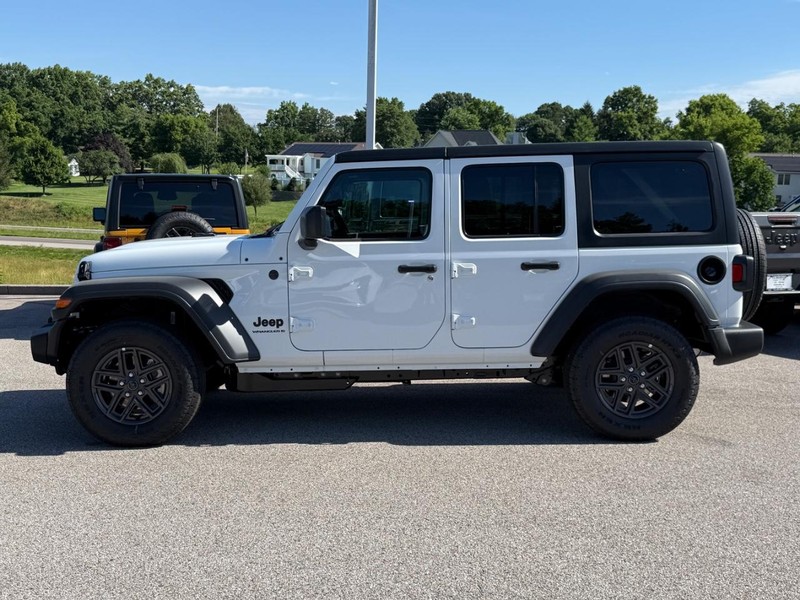 Jeep Wrangler Vehicle Full-screen Gallery Image 2