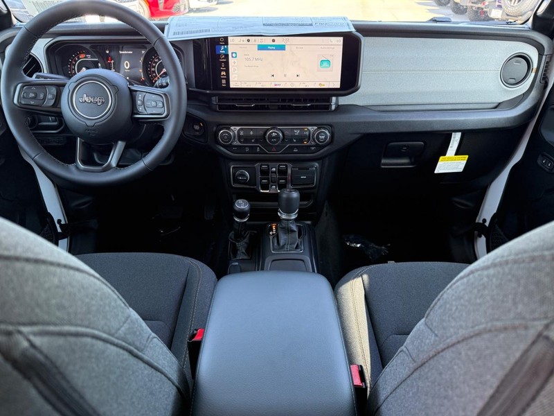 Jeep Wrangler Vehicle Full-screen Gallery Image 6
