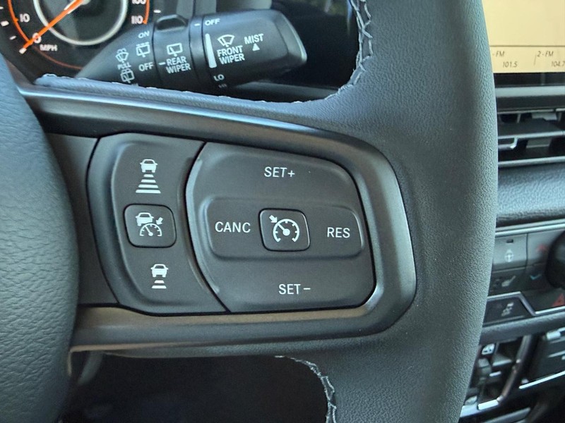 Jeep Wrangler Vehicle Full-screen Gallery Image 13