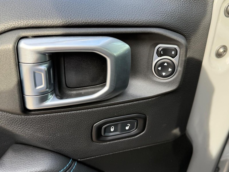 Jeep Wrangler 4xe Vehicle Image 21