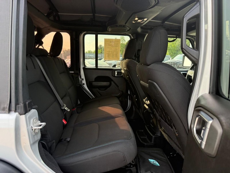 Jeep Wrangler 4xe Vehicle Full-screen Gallery Image 10