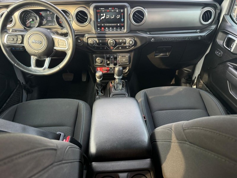 Jeep Wrangler 4xe Vehicle Full-screen Gallery Image 11