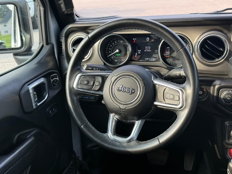 Jeep Wrangler 4xe Vehicle Full-screen Gallery Image 12
