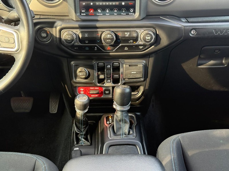 Jeep Wrangler 4xe Vehicle Full-screen Gallery Image 14