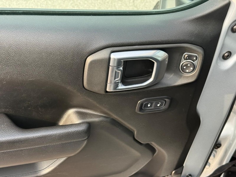 Jeep Wrangler 4xe Vehicle Full-screen Gallery Image 15