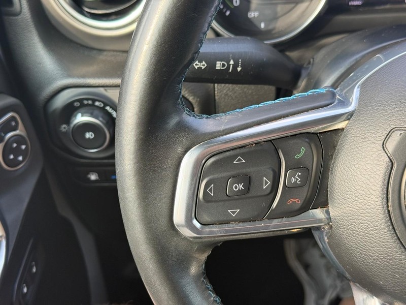 Jeep Wrangler 4xe Vehicle Full-screen Gallery Image 17