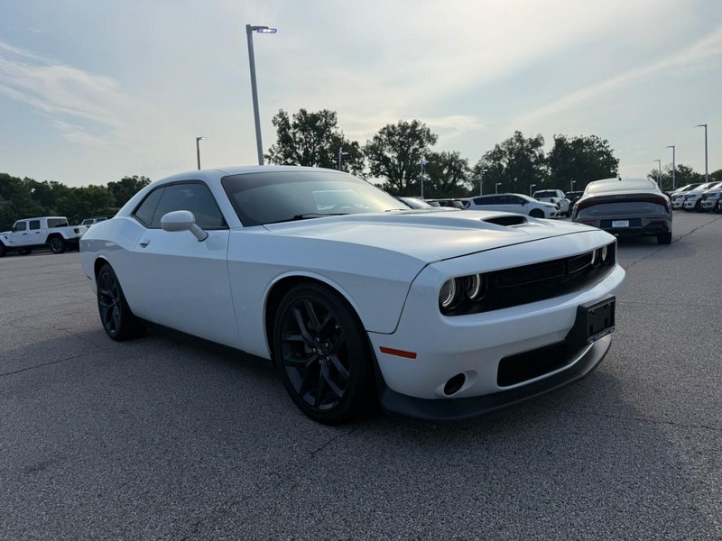 Dodge Challenger Vehicle Full-screen Gallery Image 8