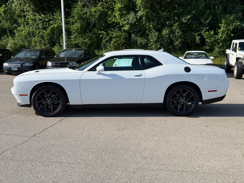 Dodge Challenger Vehicle Image 03