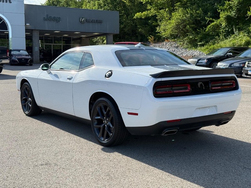 Dodge Challenger Vehicle Image 04
