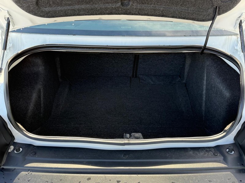 Dodge Challenger Vehicle Image 05