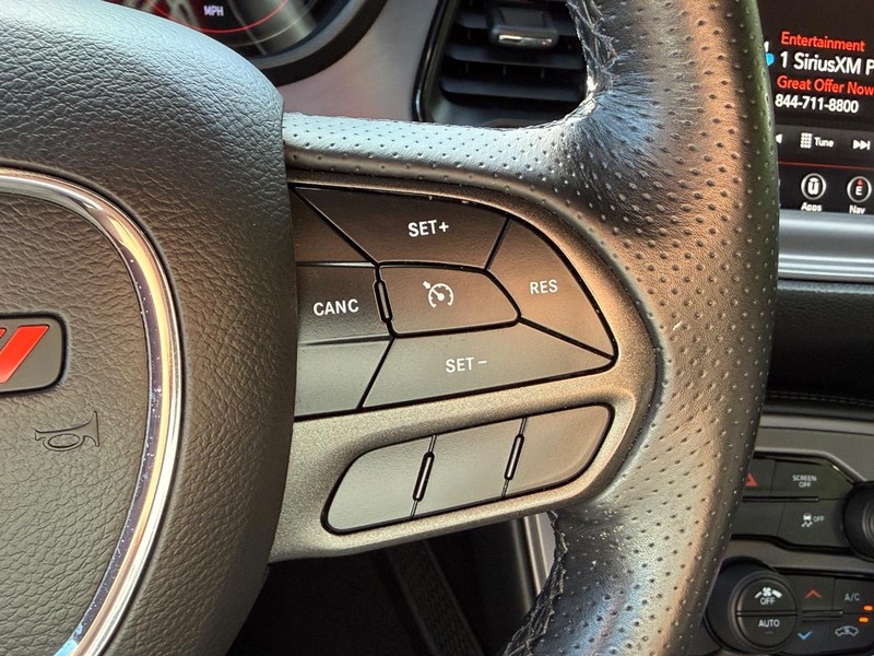 Dodge Challenger Vehicle Image 18