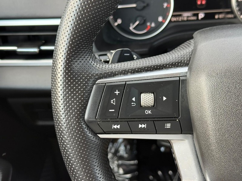 Mitsubishi Outlander Vehicle Full-screen Gallery Image 19