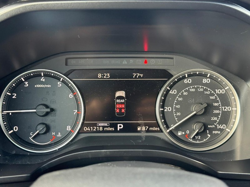 Mitsubishi Outlander Vehicle Full-screen Gallery Image 21