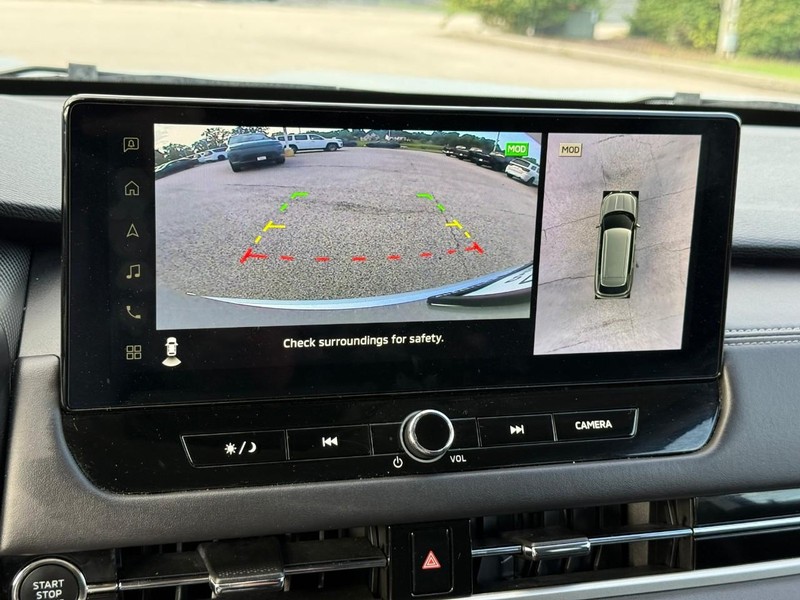 Mitsubishi Outlander Vehicle Full-screen Gallery Image 24