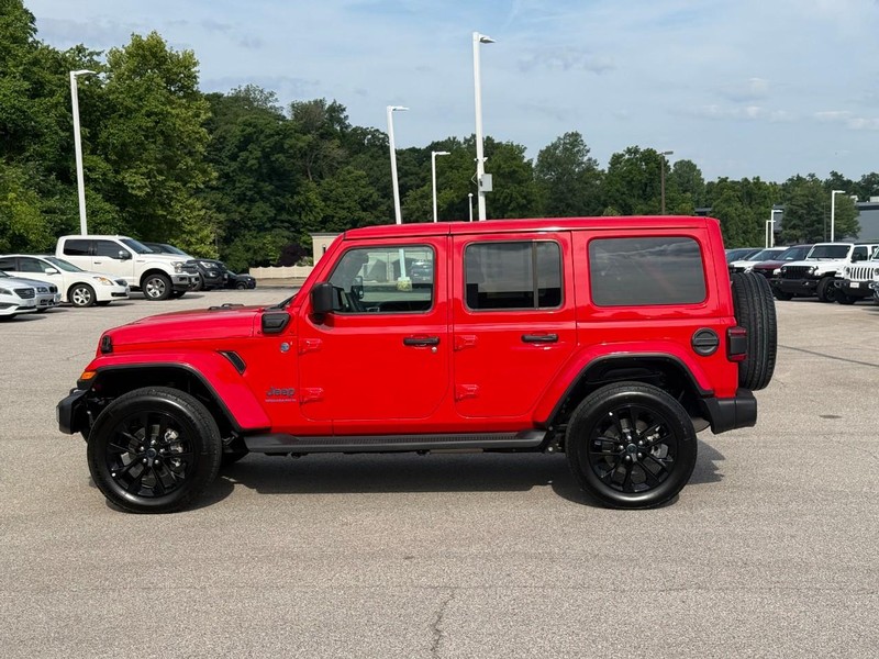 Jeep Wrangler 4xe Vehicle Full-screen Gallery Image 2