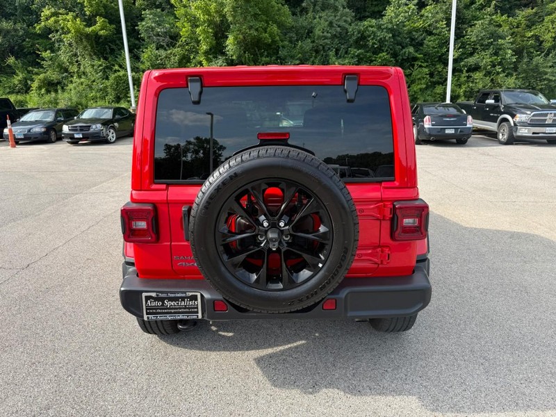 Jeep Wrangler 4xe Vehicle Full-screen Gallery Image 6