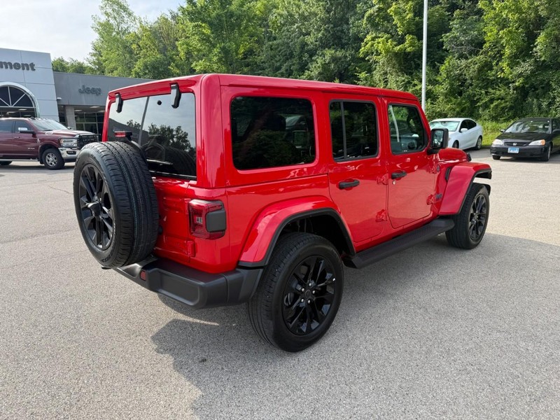 Jeep Wrangler 4xe Vehicle Full-screen Gallery Image 7