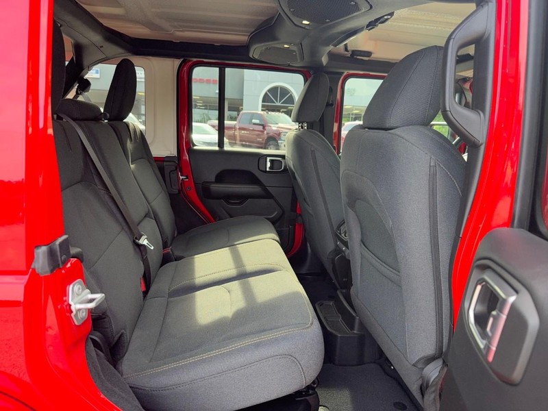 Jeep Wrangler 4xe Vehicle Full-screen Gallery Image 10