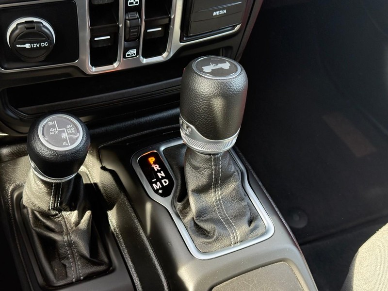 Jeep Wrangler 4xe Vehicle Full-screen Gallery Image 22