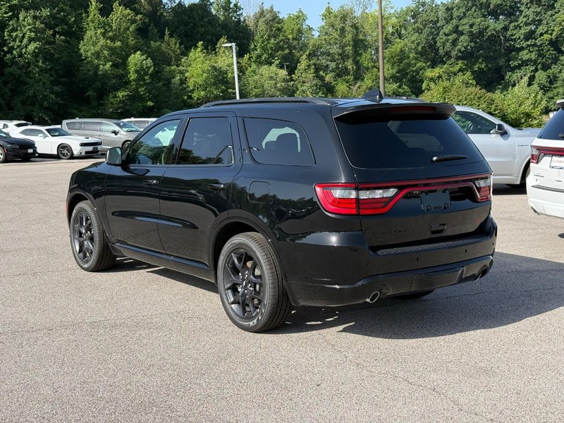Dodge Durango Vehicle Full-screen Gallery Image 3