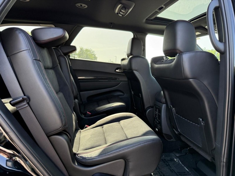 Dodge Durango Vehicle Full-screen Gallery Image 5