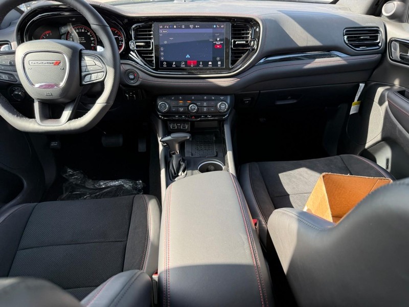 Dodge Durango Vehicle Full-screen Gallery Image 7