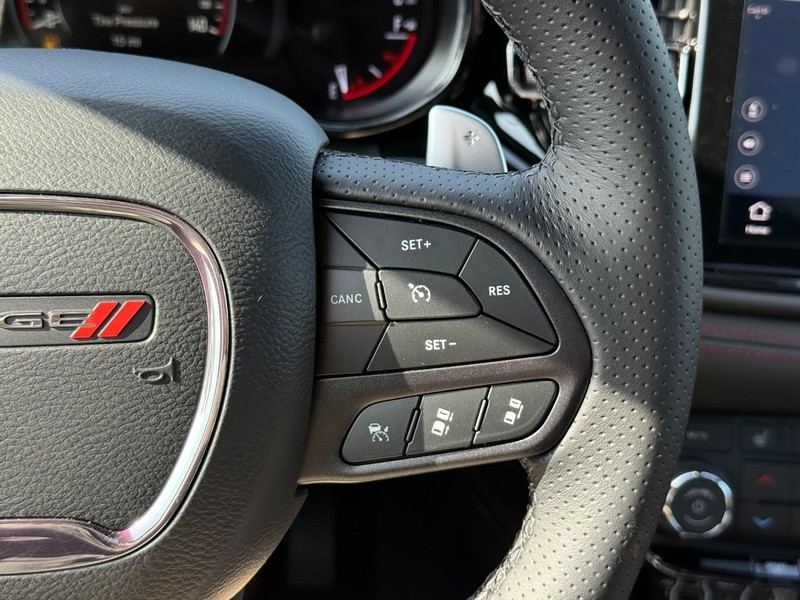 Dodge Durango Vehicle Full-screen Gallery Image 15