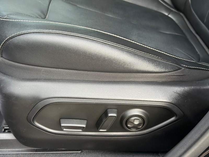 Jeep Grand Cherokee 4xe Vehicle Full-screen Gallery Image 19